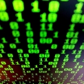 branche-it-firmen-xs Digitale Anzeige mit 0 und 1grün Zahlen